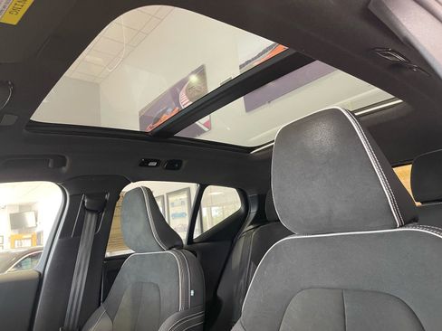 Used 2023 Volvo XC40 Recharge Ultimate AWD/4WD image 26