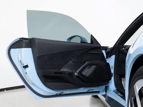Used 2025 Ferrari 12Cilindri RWD image 34