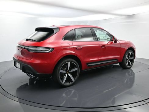 Certified 2025 Porsche Macan AWD/4WD image 15