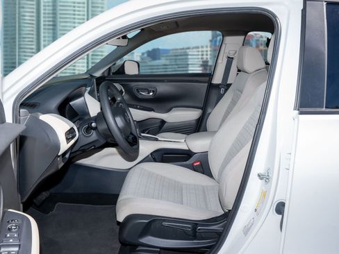 Certified 2025 Honda HR-V LX image 15