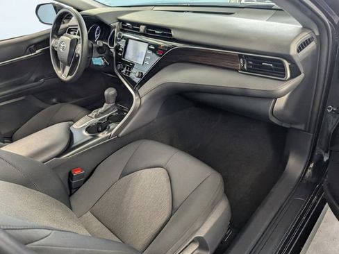Used 2020 Toyota Camry LE image 14