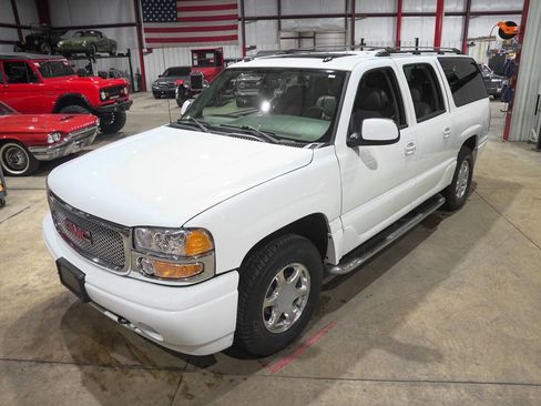 Used 2005 GMC Yukon XL Denali image 15