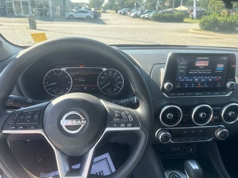 Used 2025 Nissan Sentra SV FWD image 10