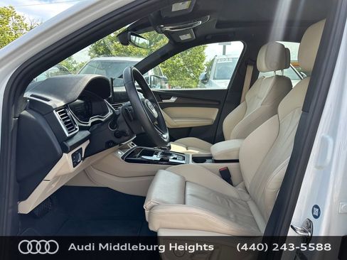 Used 2023 Audi Q5 2.0T Premium Plus w/ Premium Plus Package AWD/4WD image 11