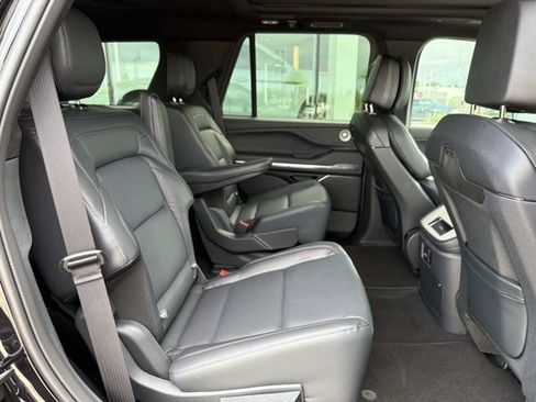 New 2026 Lincoln Navigator Reserve AWD/4WD image 21