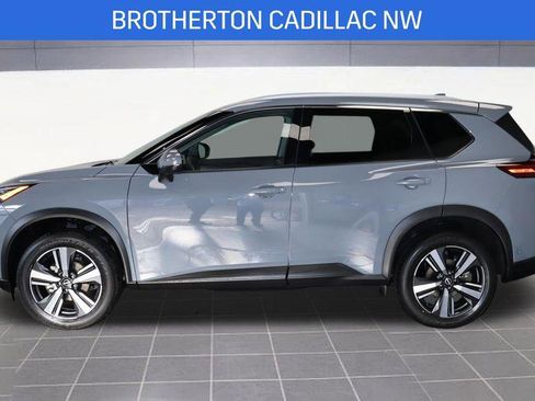 Used 2025 Nissan Rogue SL w/ SL Premium Package image 2