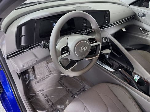 Used 2024 Hyundai Elantra SE image 22