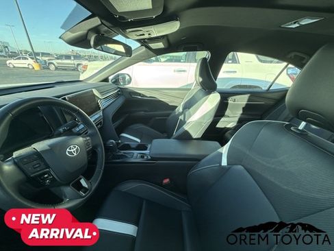 Used 2025 Toyota Camry SE FWD image 10