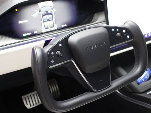 Used 2022 Tesla Model S Plaid image 35