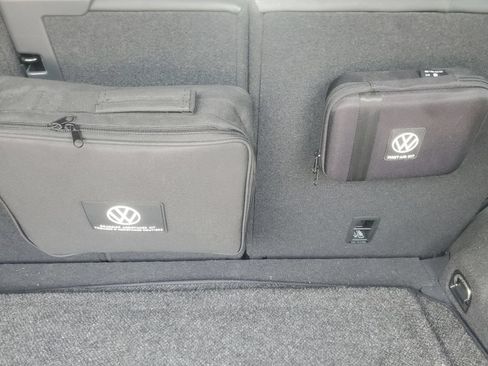 Used 2023 Volkswagen Tiguan SE R-Line AWD/4WD image 37