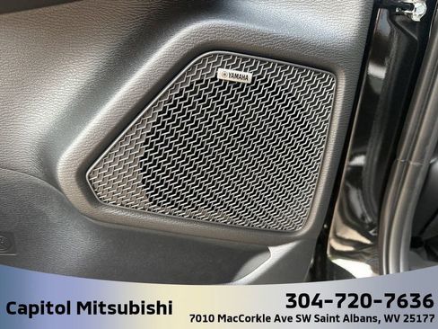 New 2025 Mitsubishi Outlander SE image 17