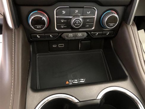 Used 2022 Chevrolet Tahoe Z71 w/ Z71 Off-Road Package image 17