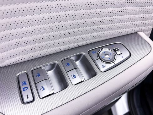 Used 2023 Hyundai Palisade Calligraphy image 20