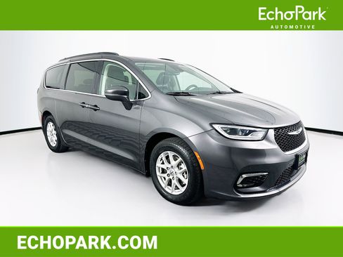 Used 2022 Chrysler Pacifica Touring-L image 1