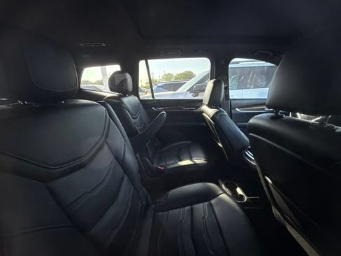 Used 2020 Cadillac XT6 FWD image 7