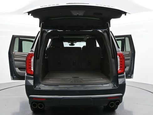 Used 2021 GMC Yukon XL Denali w/ Denali Premium Package AWD/4WD image 45