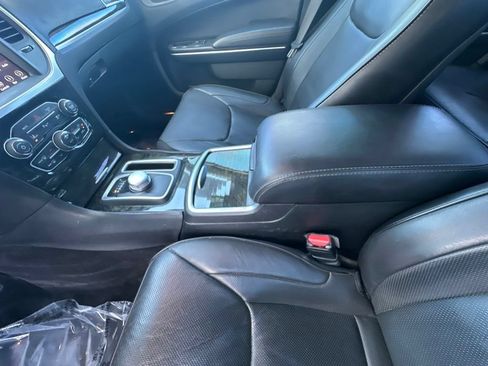 Used 2018 Chrysler 300 Limited w/ Safetytec Plus Group RWD image 23
