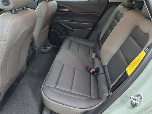 Used 2026 Chevrolet Trax ACTIV w/ Sunroof Package FWD image 18