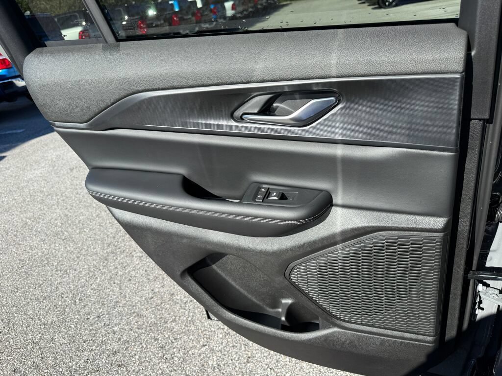 New 2027 Jeep Grand Cherokee Laredo RWD image 9