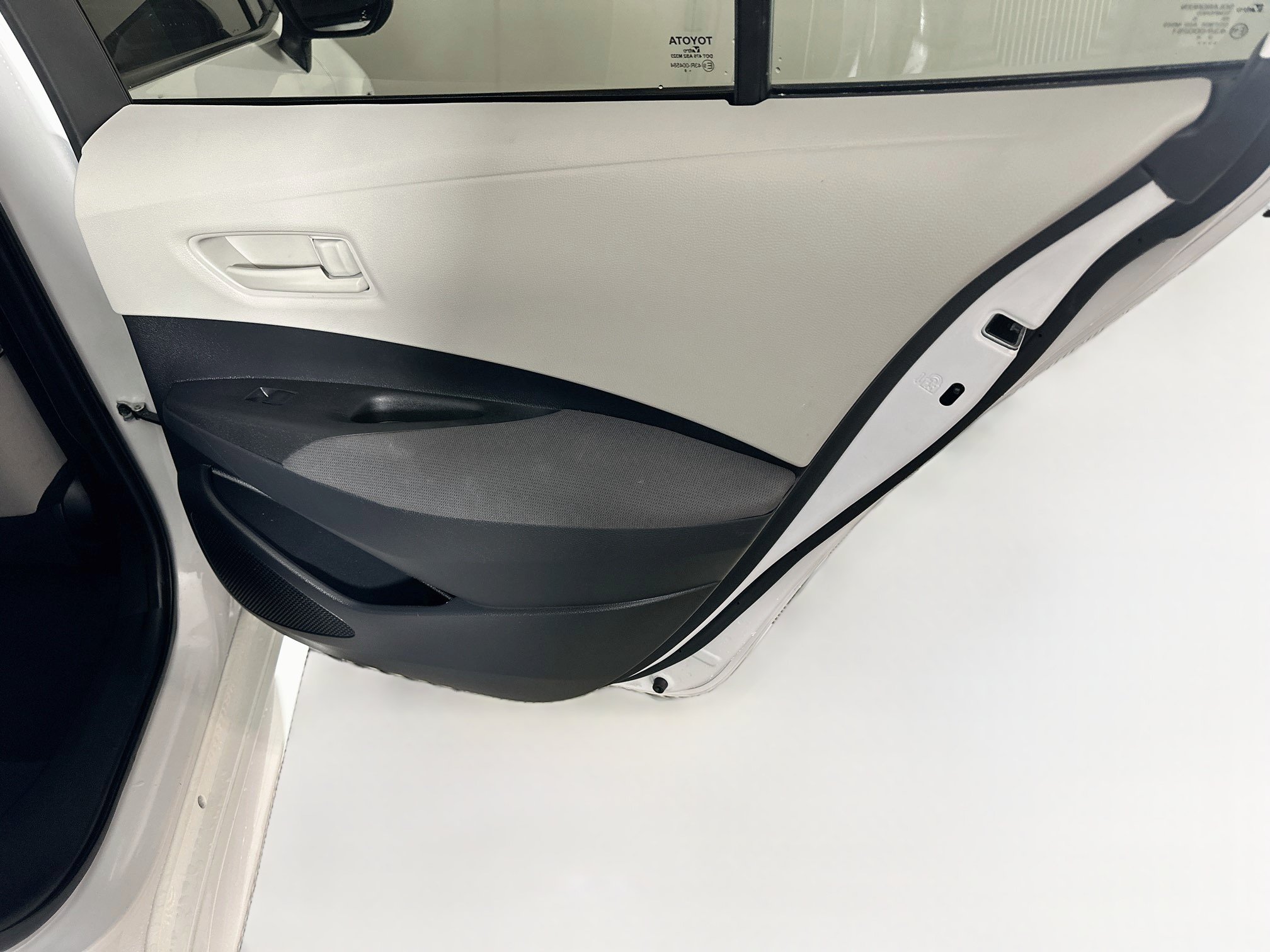 Used 2025 Toyota Corolla LE FWD image 28