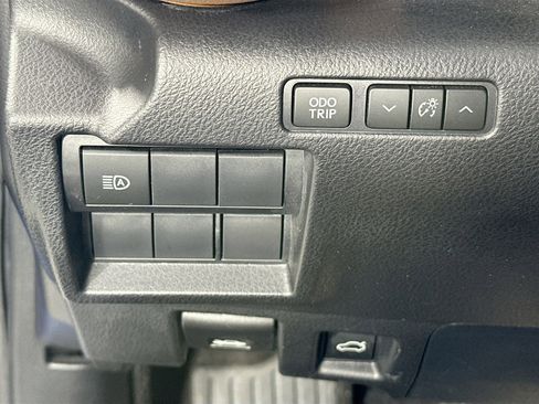 Used 2021 Lexus IS 300 w/ Accessory Package image 10