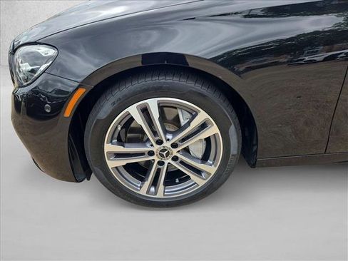 Certified 2021 Mercedes-Benz E 350 4MATIC Sedan image 23