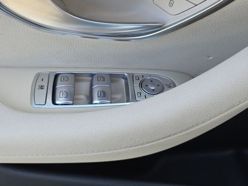 Used 2017 Mercedes-Benz E 300 4MATIC image 61