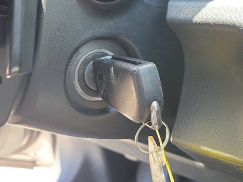 Used 2020 Toyota Camry SE FWD image 29