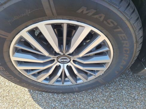 Used 2023 Nissan Armada SL image 17