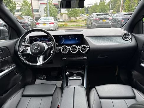 Used 2025 Mercedes-Benz GLA 250 4MATIC image 11