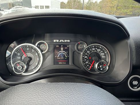 Used 2024 RAM 2500 Big Horn w/ Bed Utility Group image 30