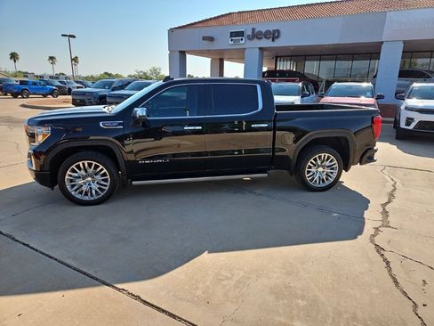Used 2019 GMC Sierra 1500 Denali w/ Denali Ultimate Package AWD/4WD image 2