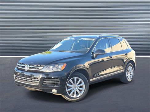 Used 2012 Volkswagen Touareg VR6 image 1