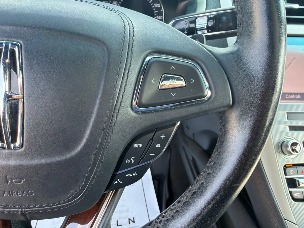 Used 2020 Lincoln MKZ Reserve w/ Luxury Package FWD image 20