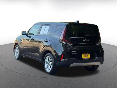Used 2025 Kia Soul LX w/ LX Technology Package FWD image 12