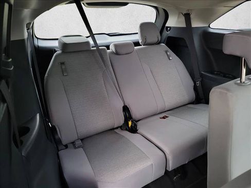 Used 2026 Toyota Sienna LE FWD image 16