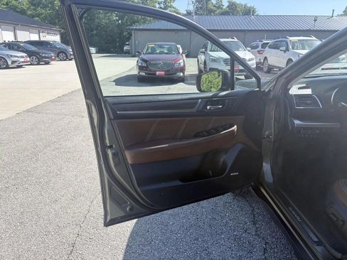 Used 2019 Subaru Outback 3.6R Touring w/ Protection Package #1 AWD/4WD image 10