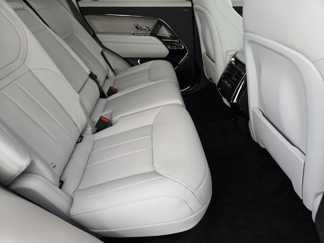 New 2026 Land Rover Range Rover Sport SE AWD/4WD image 17