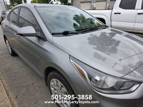 Used 2022 Hyundai Accent SE FWD image 3