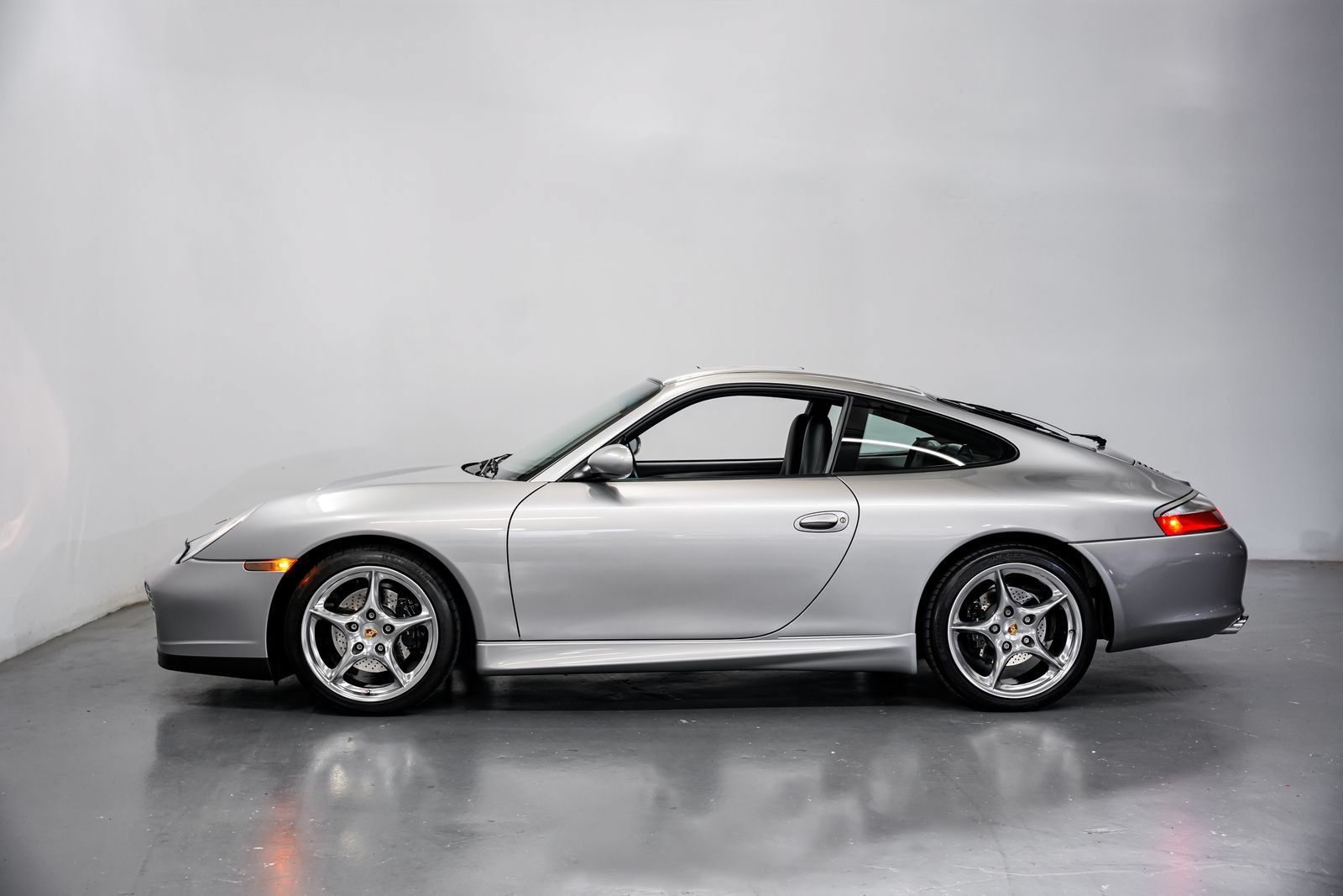 Used 2004 Porsche 911 40th Anniversary RWD image 7