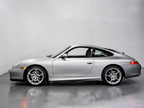 Used 2004 Porsche 911 Carrera RWD image 7
