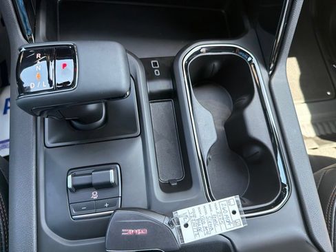 Used 2025 GMC Sierra 1500 AT4 w/ AT4 Premium Package AWD/4WD image 26