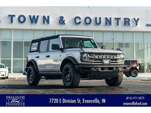 Used 2022 Ford Bronco Black Diamond image 1