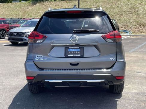Used 2020 Nissan Rogue SV FWD image 4
