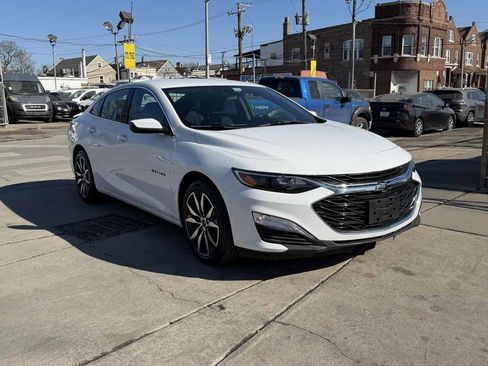 Used 2022 Chevrolet Malibu RS image 3