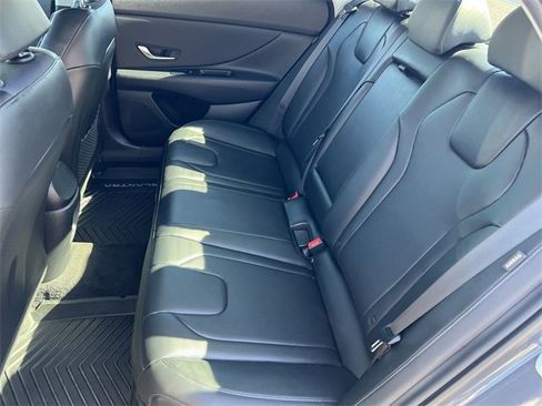 Used 2024 Hyundai Elantra Limited image 22