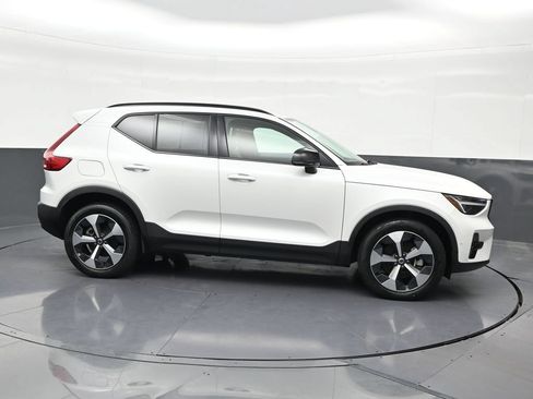 Used 2024 Volvo XC40 B5 Plus w/ Climate Package AWD/4WD image 7