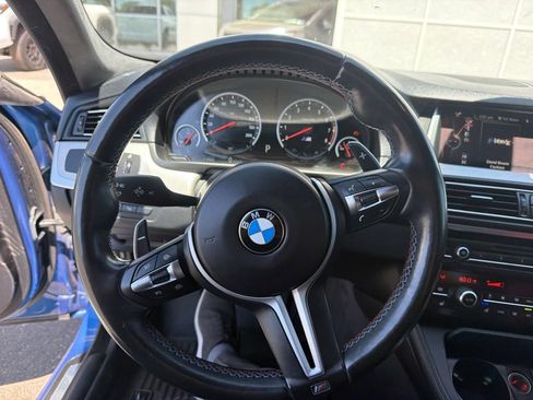 Used 2016 BMW M5 w/ Executive Package RWD image 2