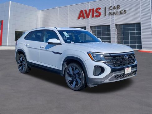 Used 2024 Volkswagen Atlas Cross Sport SE image 9