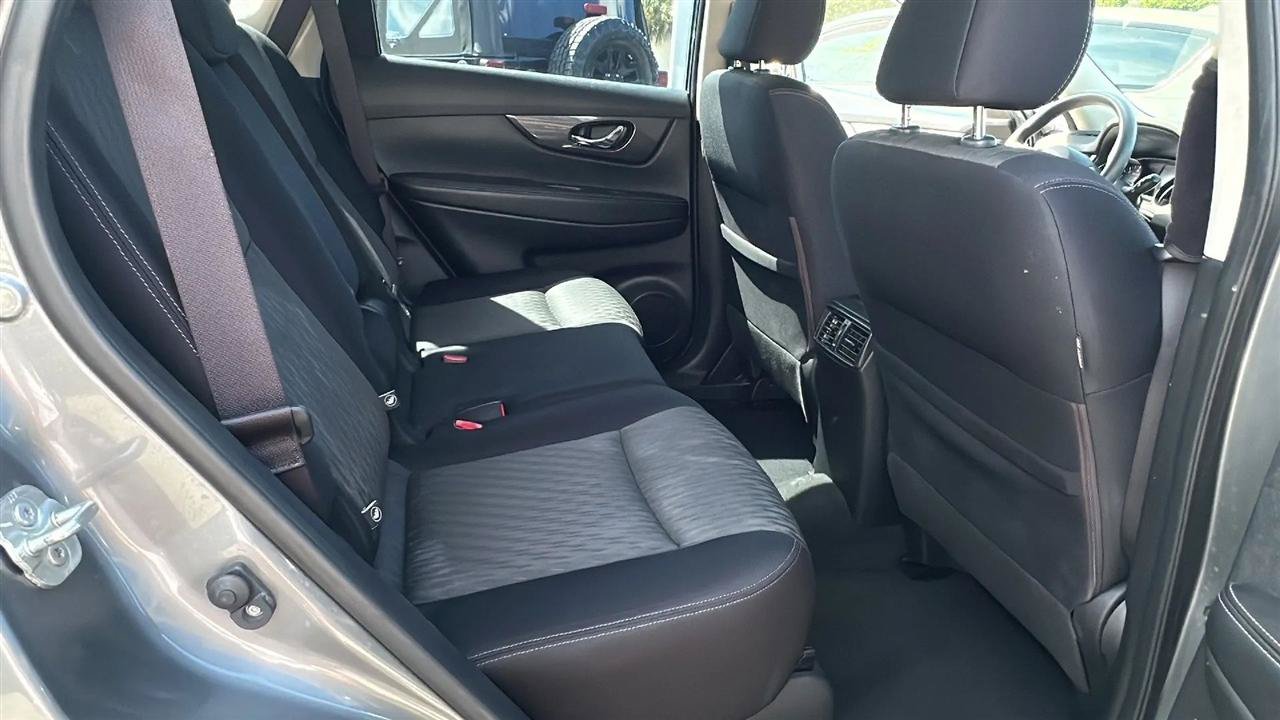 Used 2017 Nissan Rogue S FWD image 30